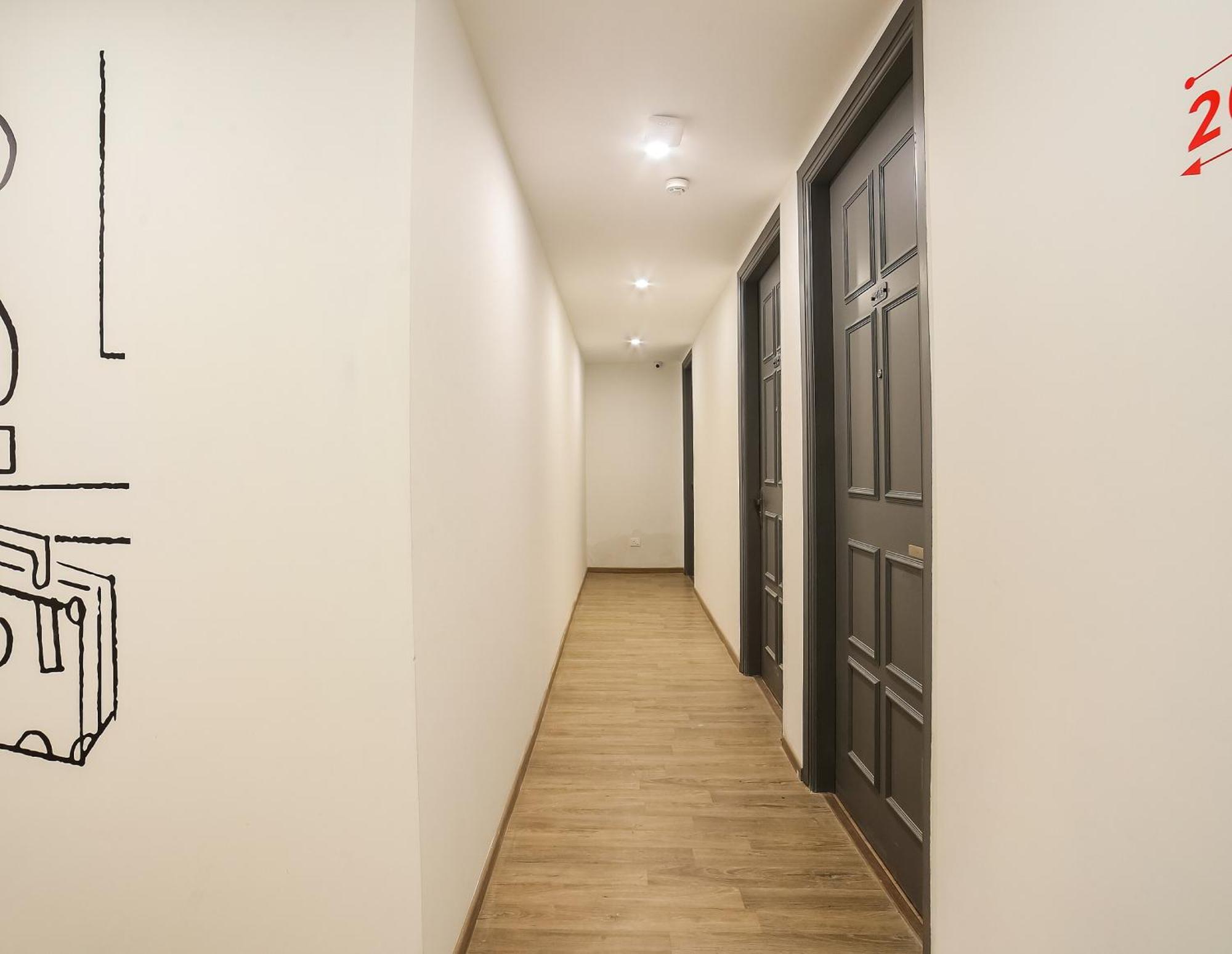 Super Townhouse Near Appu Ghar Hotel Gurgaon Ngoại thất bức ảnh