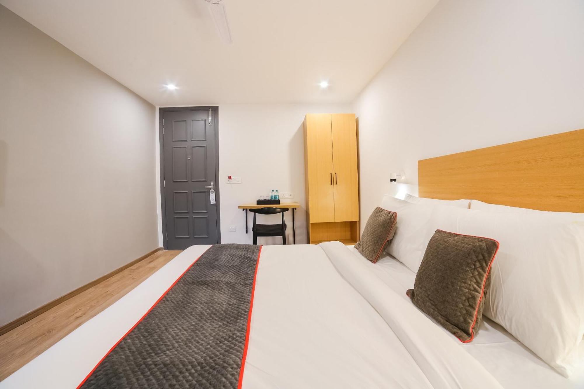 Super Townhouse Near Appu Ghar Hotel Gurgaon Ngoại thất bức ảnh