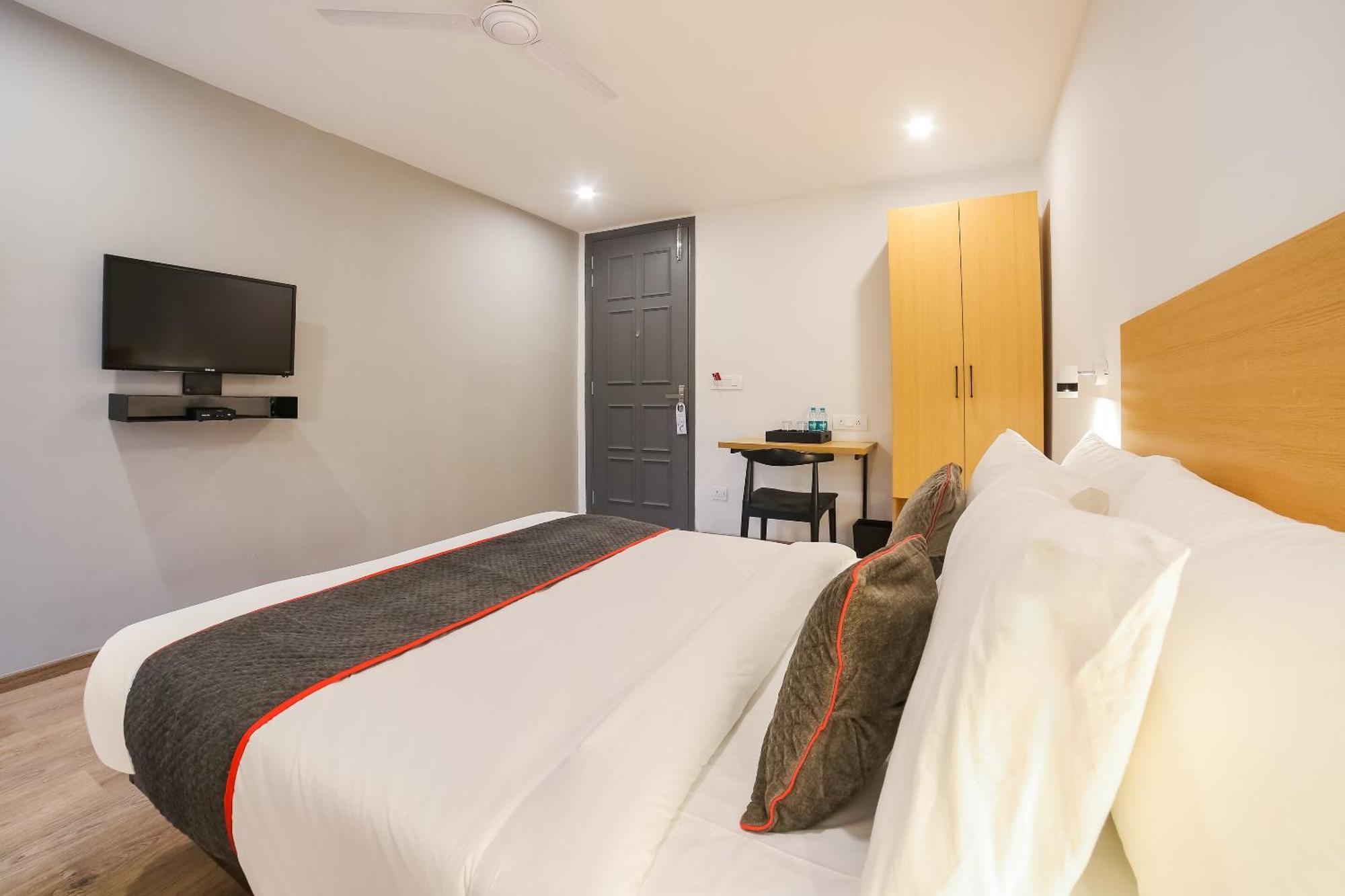 Super Townhouse Near Appu Ghar Hotel Gurgaon Ngoại thất bức ảnh