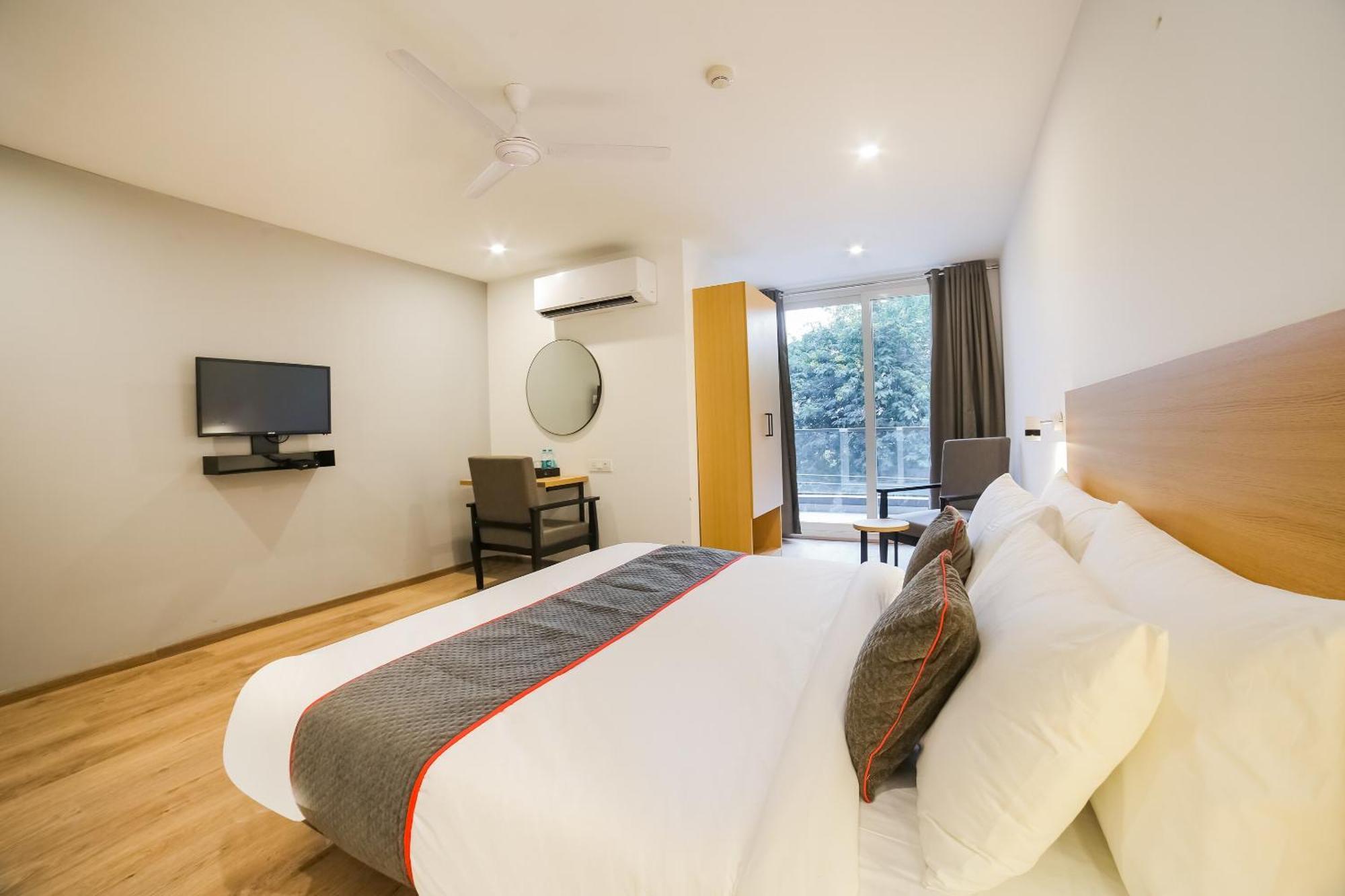 Super Townhouse Near Appu Ghar Hotel Gurgaon Ngoại thất bức ảnh