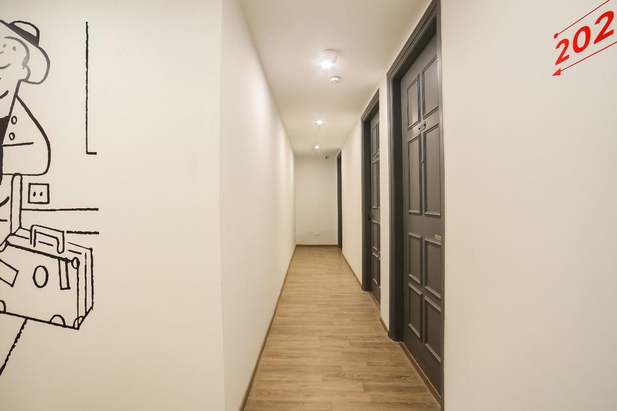 Super Townhouse Near Appu Ghar Hotel Gurgaon Ngoại thất bức ảnh