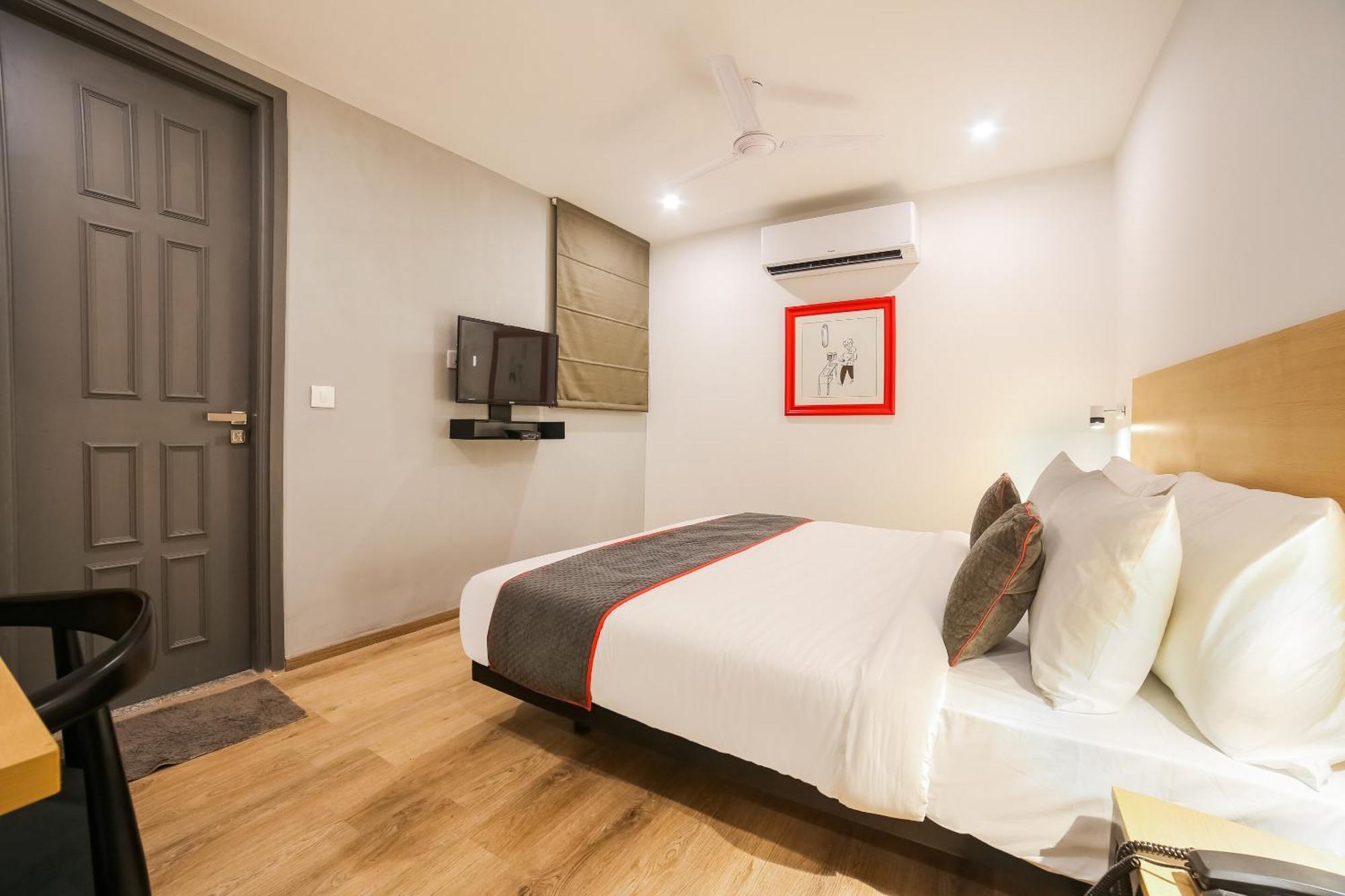Super Townhouse Near Appu Ghar Hotel Gurgaon Ngoại thất bức ảnh