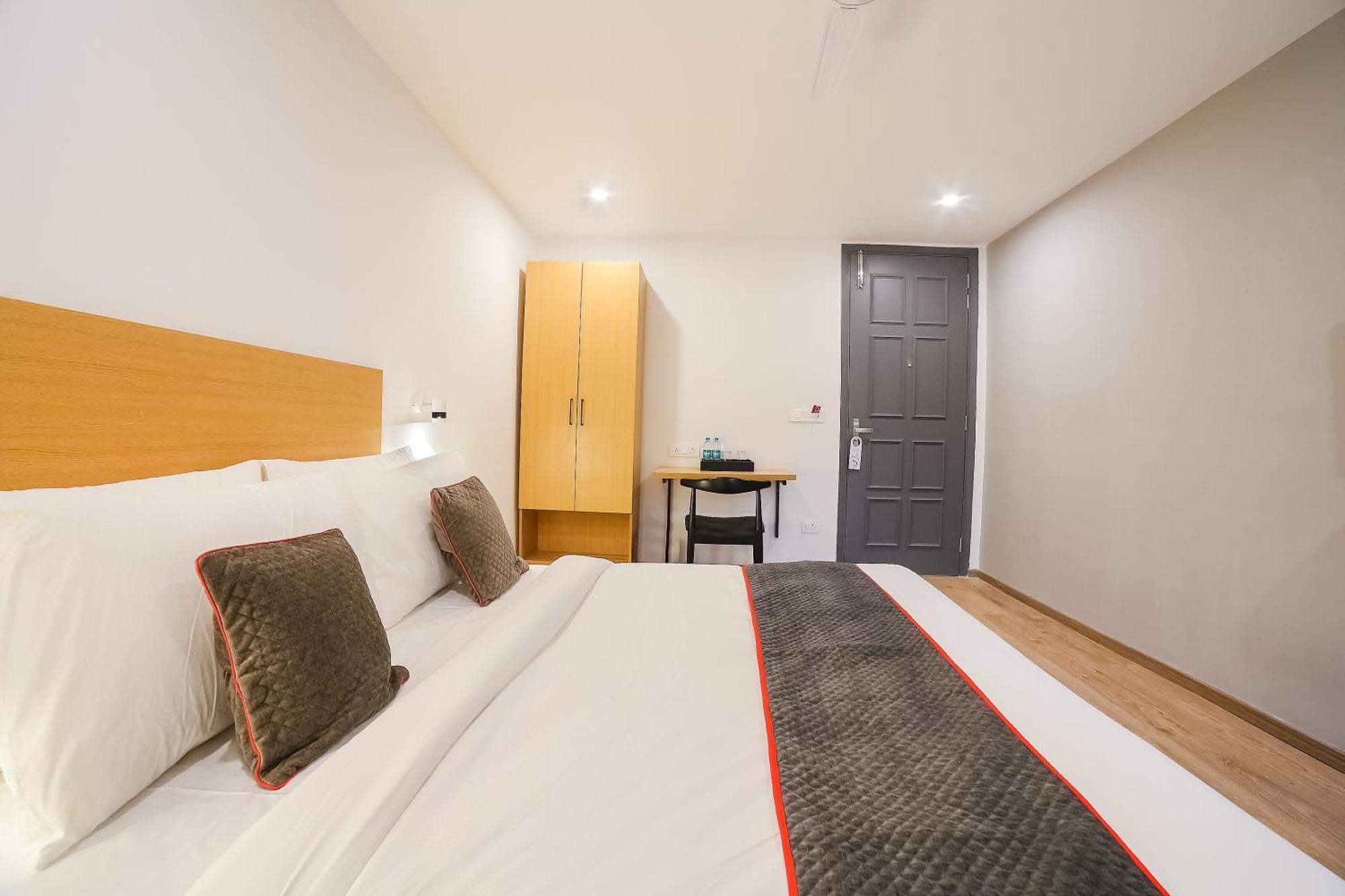 Super Townhouse Near Appu Ghar Hotel Gurgaon Ngoại thất bức ảnh