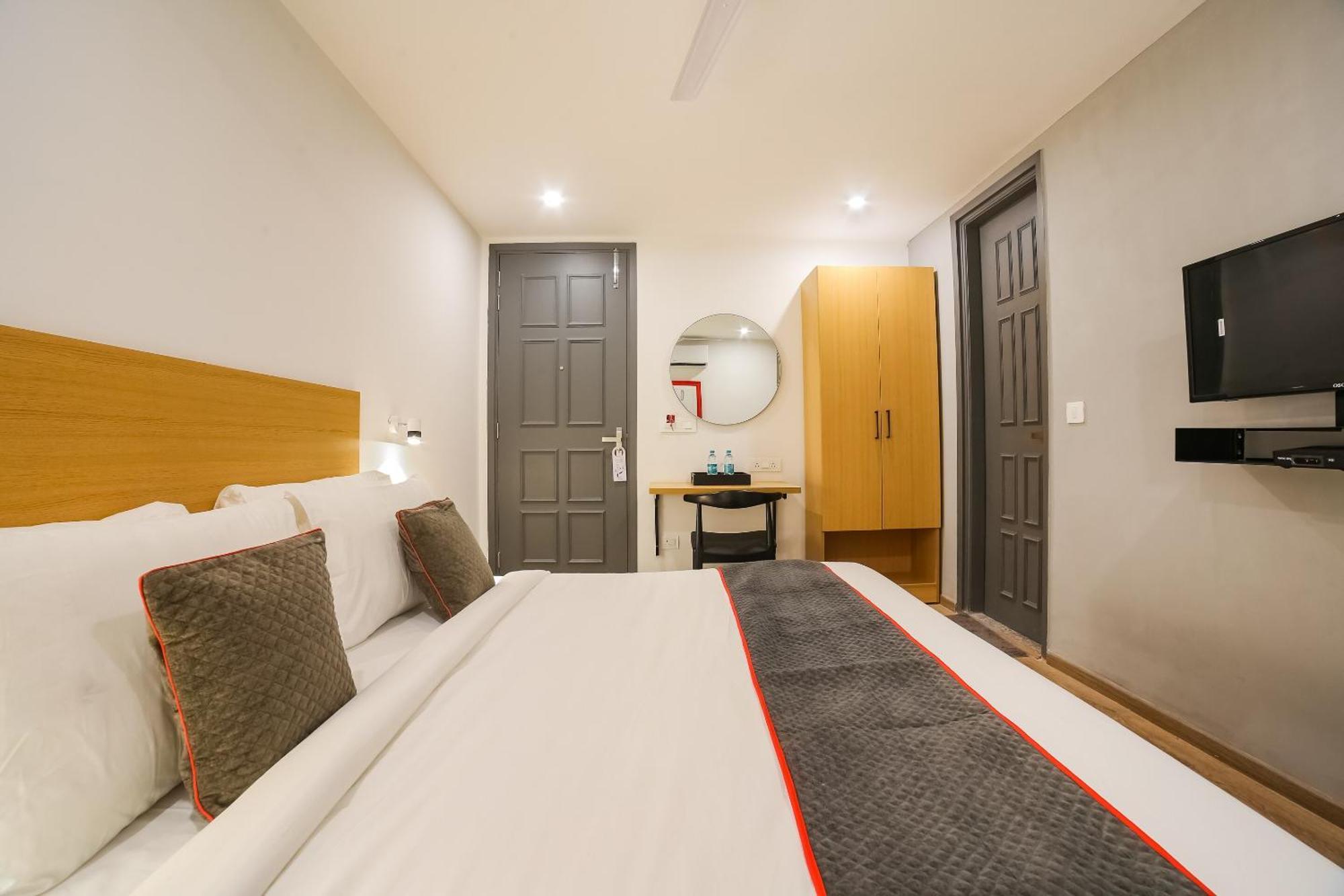 Super Townhouse Near Appu Ghar Hotel Gurgaon Ngoại thất bức ảnh