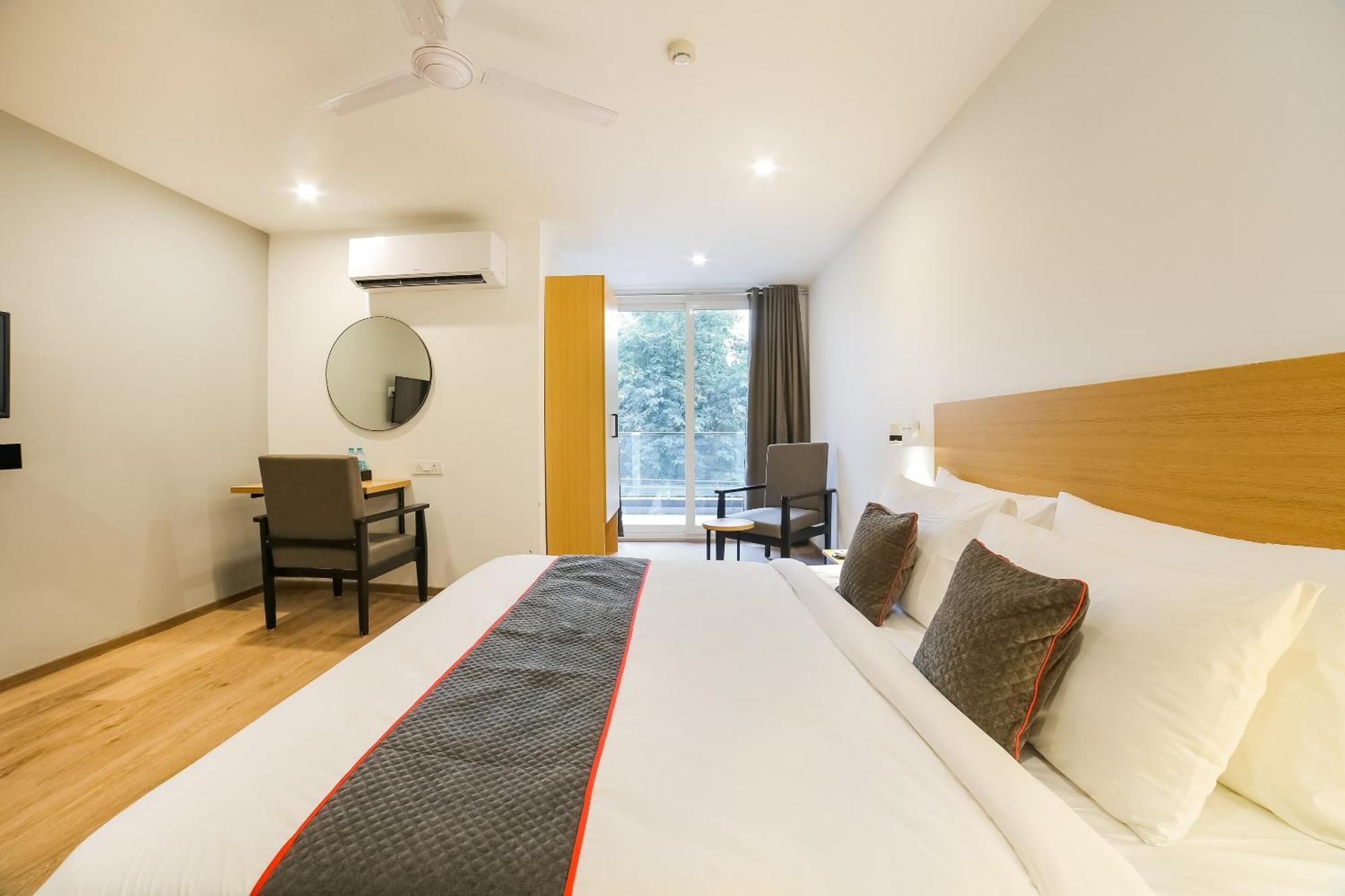 Super Townhouse Near Appu Ghar Hotel Gurgaon Ngoại thất bức ảnh